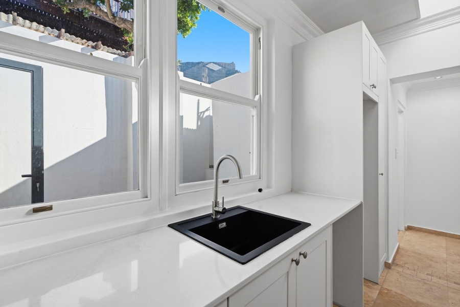 To Let 2 Bedroom Property for Rent in Oranjezicht Western Cape